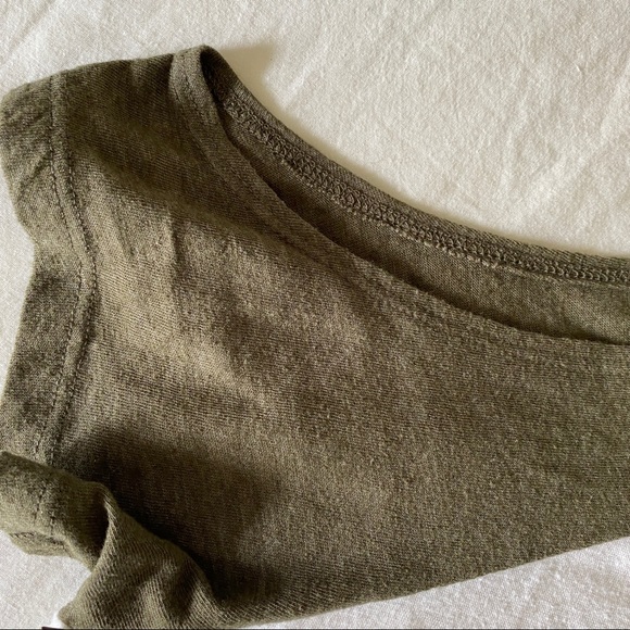 Me to We Off-White Tee with Cut Out Sleeves Large - Picture 8 of 8